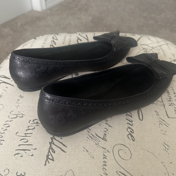 Cole Haan Leather Flats - Picture 4 of 7